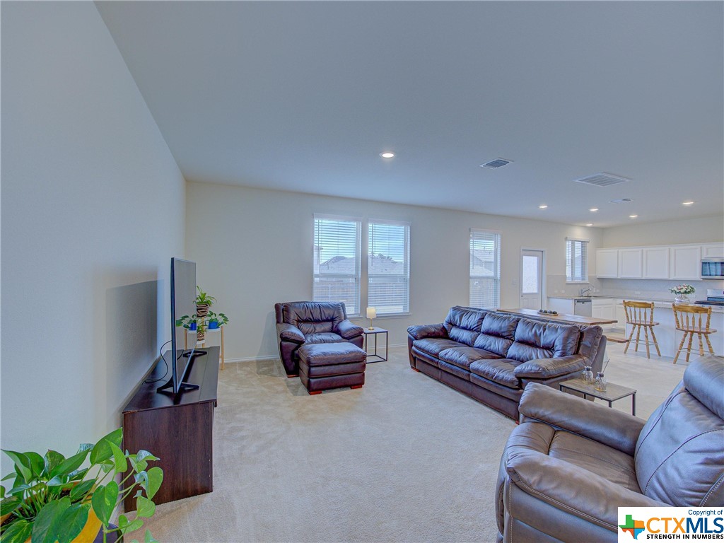 620 English Oak Street 