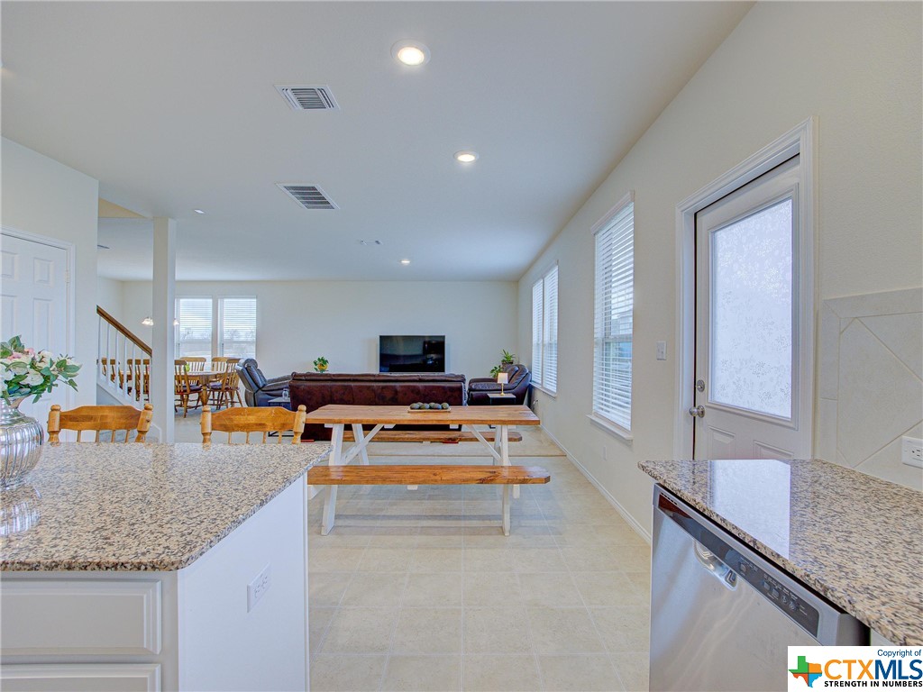 620 English Oak Street 