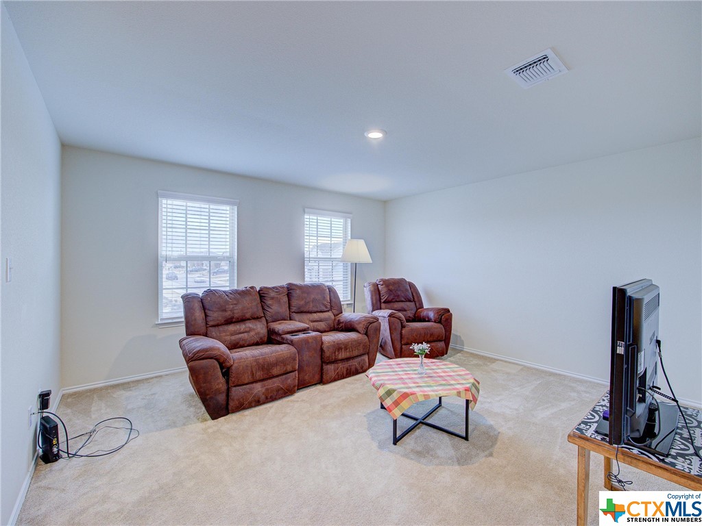 620 English Oak Street 