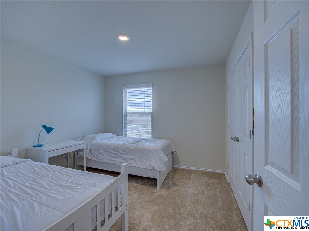 620 English Oak Street 