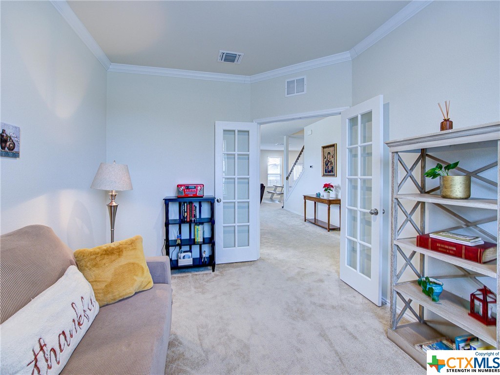 620 English Oak Street 