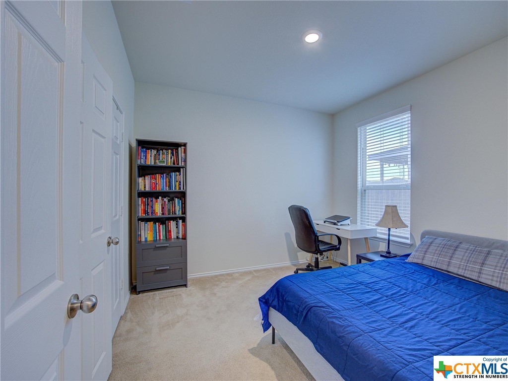 620 English Oak Street 