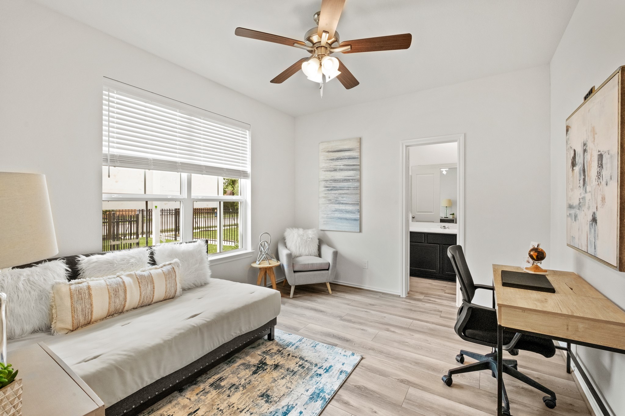 1408 Wycliffe Drive C , Houston, TX, 77043 | 95273222 | Realty Texas LLC