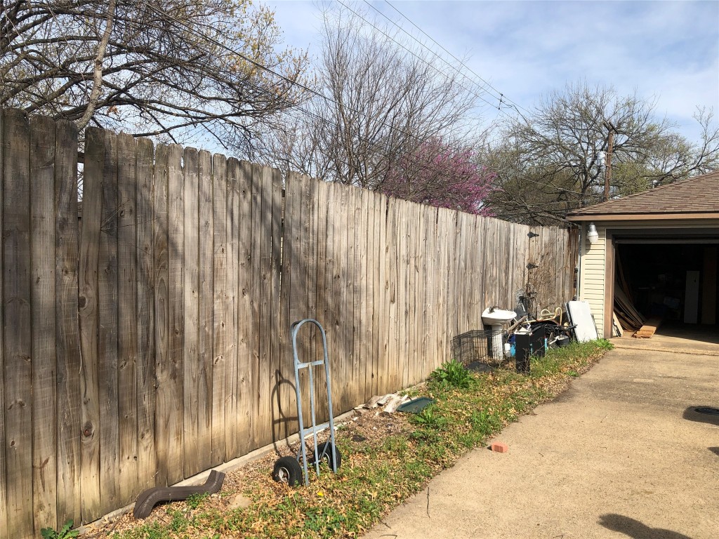9711 Ferguson Road , Dallas, TX, 75228 | 20287044 | Realty Texas LLC