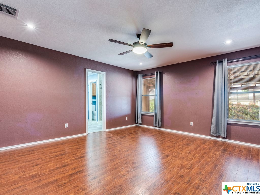 215 Herrera Trail , Hutto, TX, 78634 | 503101 | Realty Texas LLC