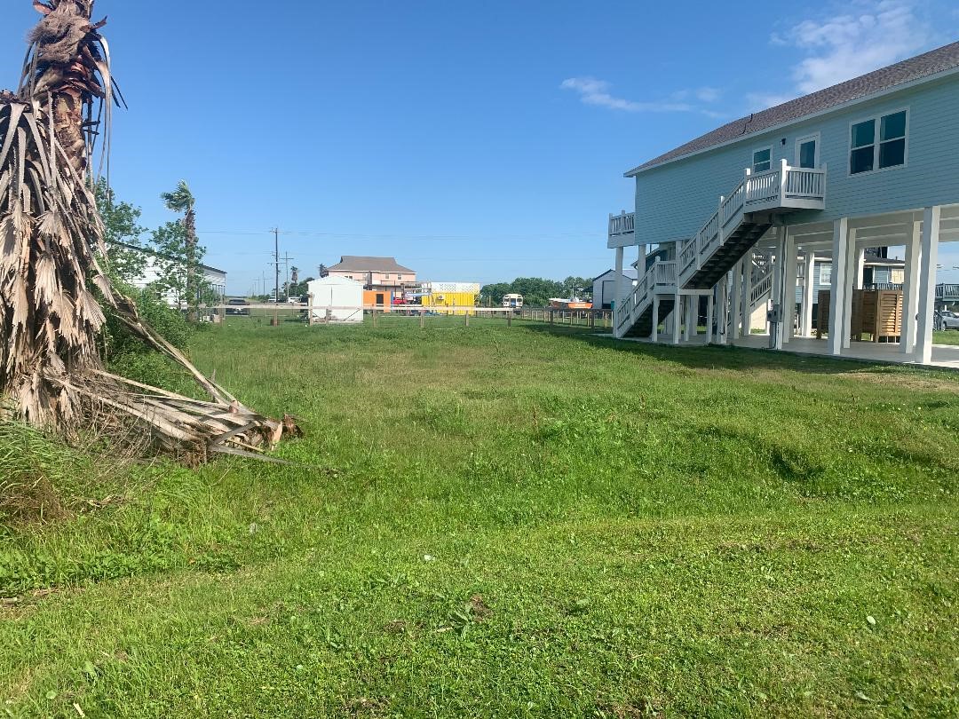 2111 Seahorse Lane , Crystal Beach, TX, 77650 | 69524444 | Realty Texas LLC