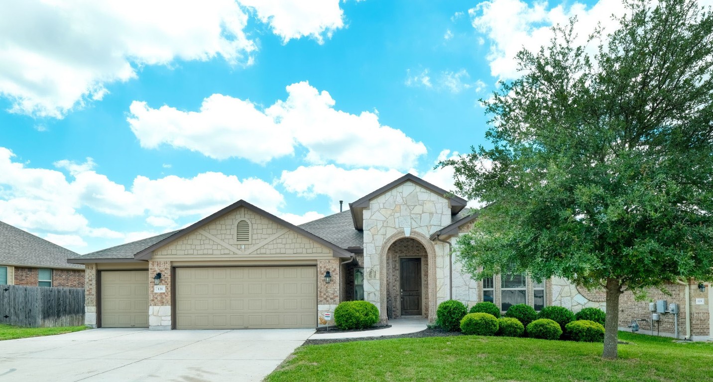 Sold: 121 Loch Lomond Street Blog Image Banner