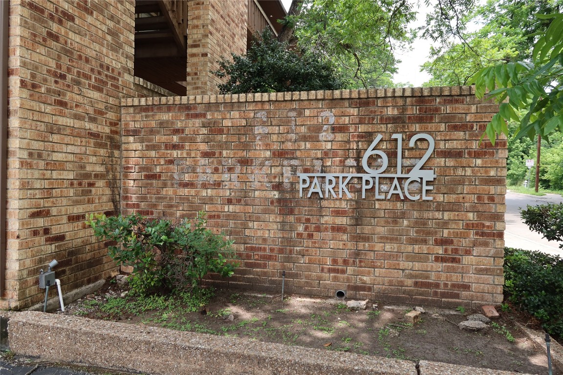 612 Park Place 202, Austin, TX, 78705 | 5623370 | Realty Texas LLC