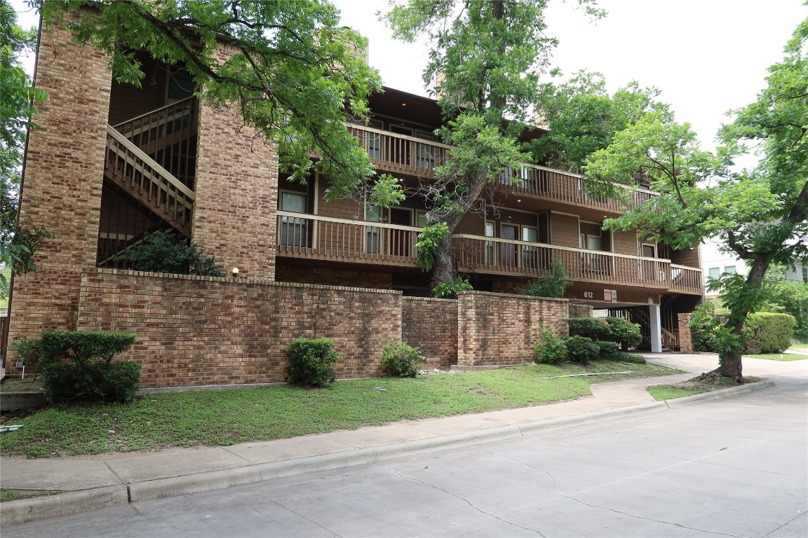 612 Park Place 202, Austin, TX, 78705 | 5623370 | Realty Texas LLC