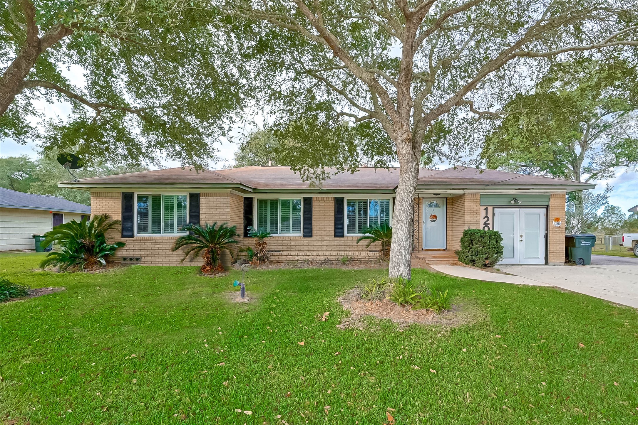 1200 N Meyer Street , Sealy, TX, 77474 | 71667420 | Realty Texas LLC