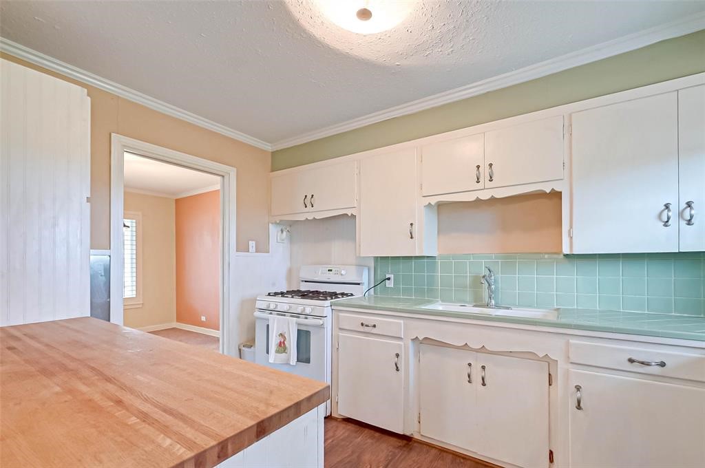 1200 N Meyer Street , Sealy, TX, 77474 | 71667420 | Realty Texas LLC