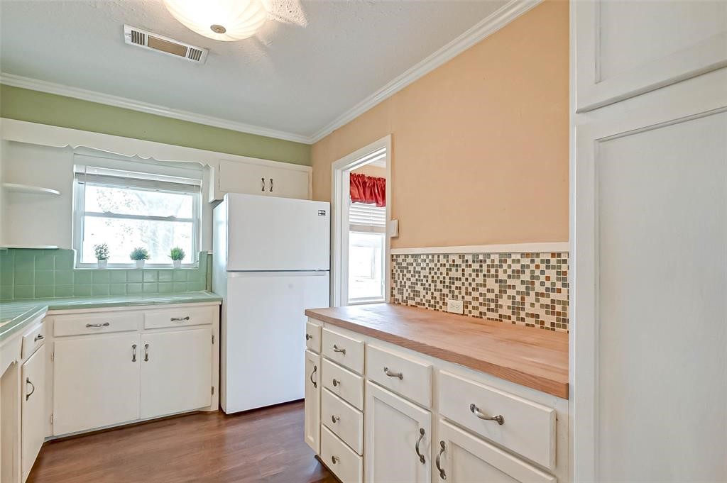 1200 N Meyer Street , Sealy, TX, 77474 | 71667420 | Realty Texas LLC
