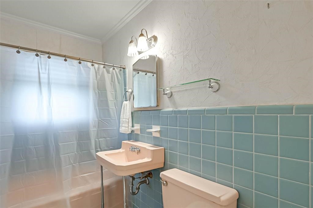1200 N Meyer Street , Sealy, TX, 77474 | 71667420 | Realty Texas LLC
