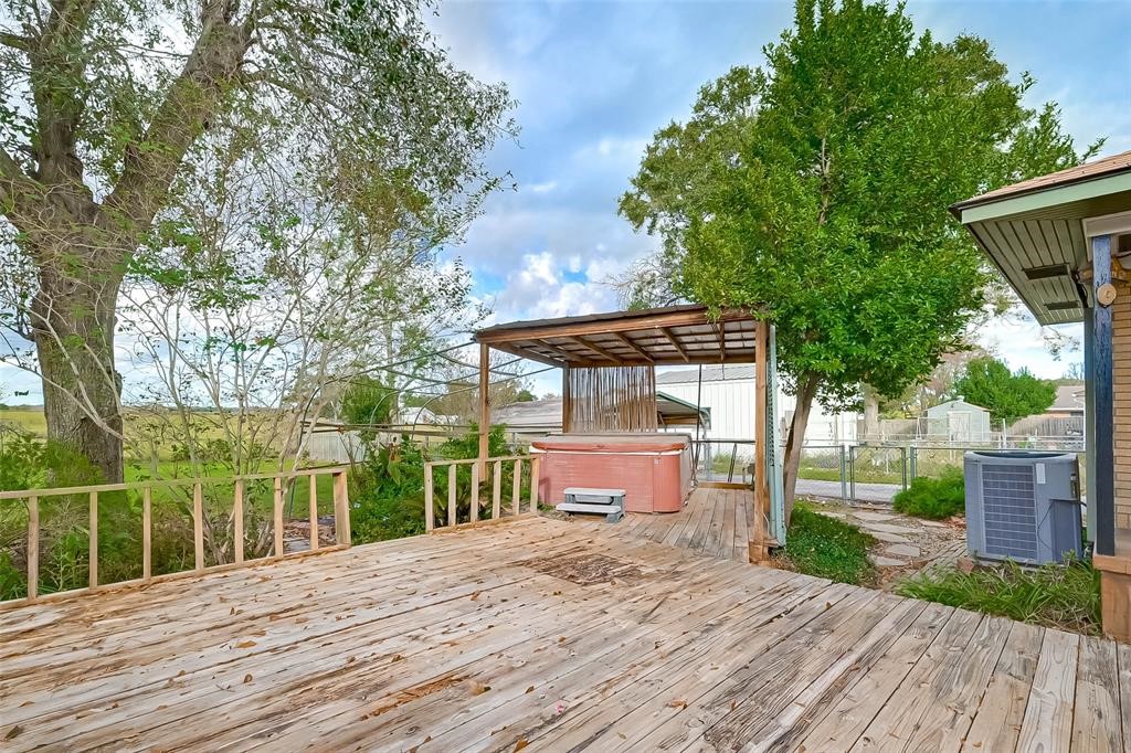 1200 N Meyer Street , Sealy, TX, 77474 | 71667420 | Realty Texas LLC