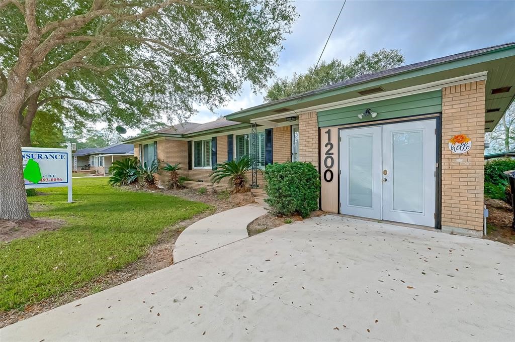 1200 N Meyer Street , Sealy, TX, 77474 | 71667420 | Realty Texas LLC