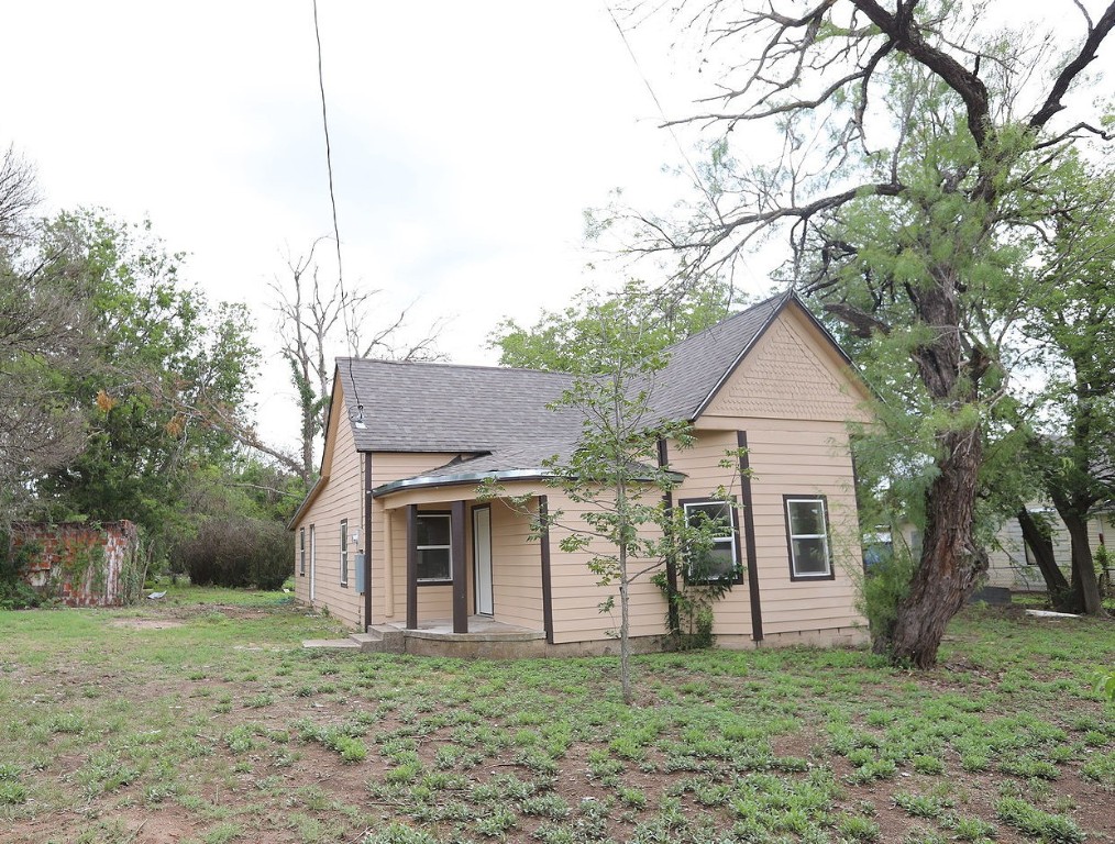 610 E Main Street , Lometa, TX, 76853 | 2864107 | Realty Texas LLC