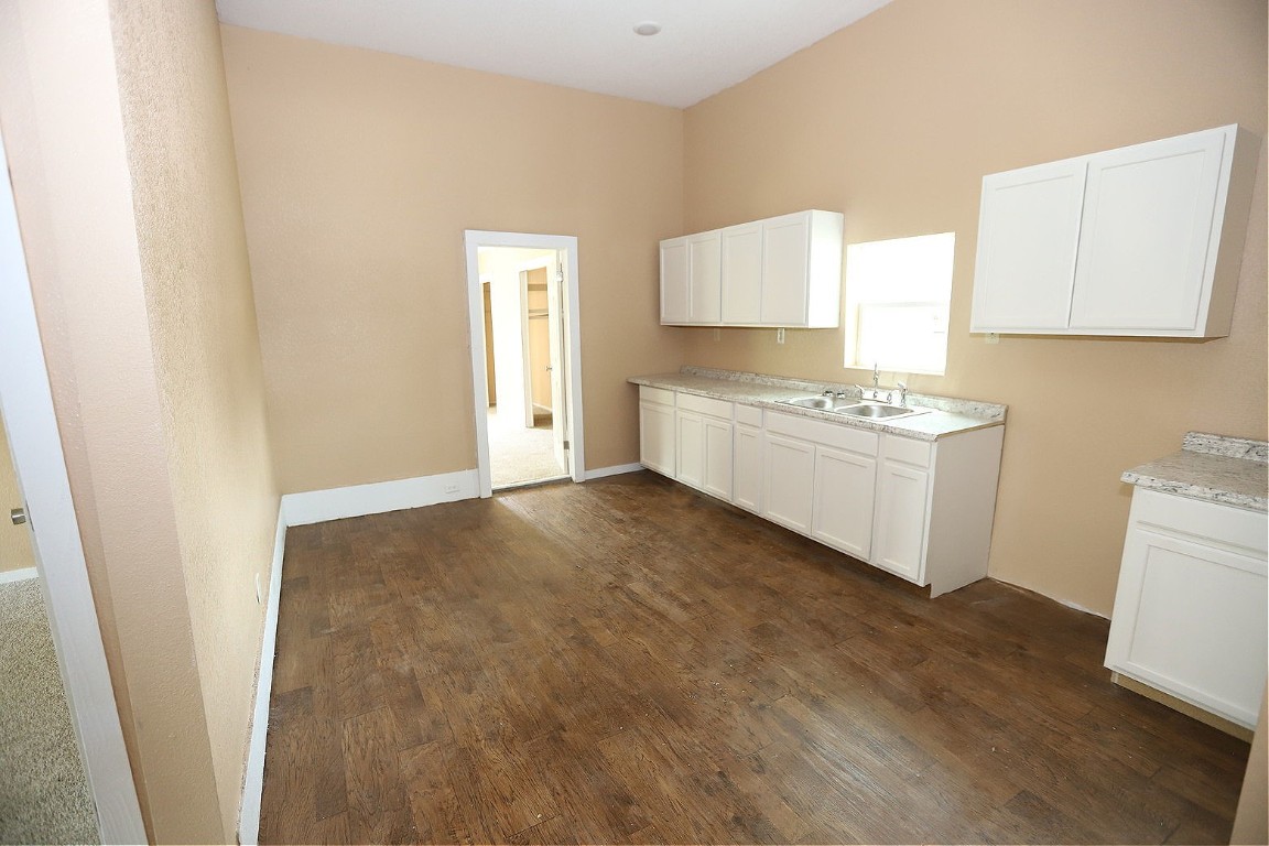 610 E Main Street , Lometa, TX, 76853 | 2864107 | Realty Texas LLC