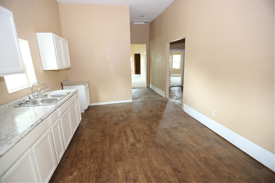 610 E Main Street , Lometa, TX, 76853 | 2864107 | Realty Texas LLC