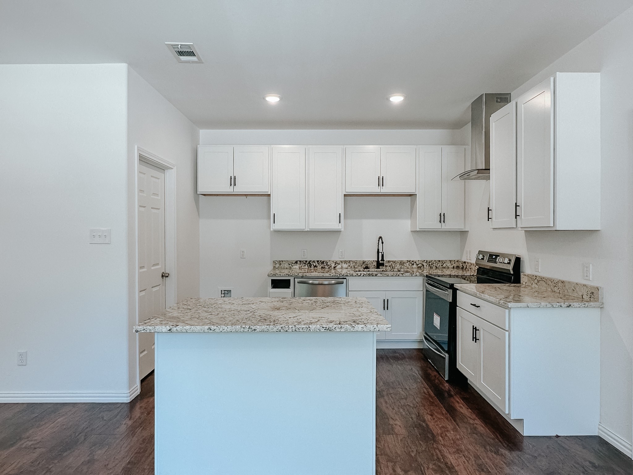 301 SW 6th Street , Kerens, TX, 75144 | 20306561 | Realty Texas LLC