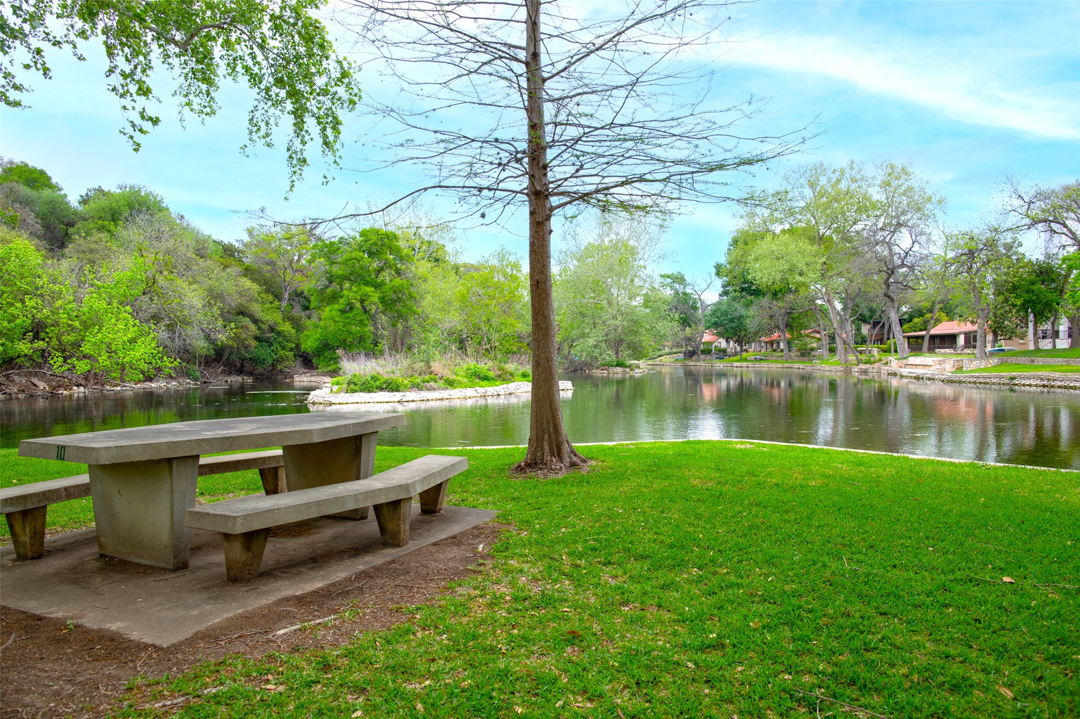 417 Lakeview Boulevard , New Braunfels, TX, 78130 | 77101961 | Realty Texas LLC