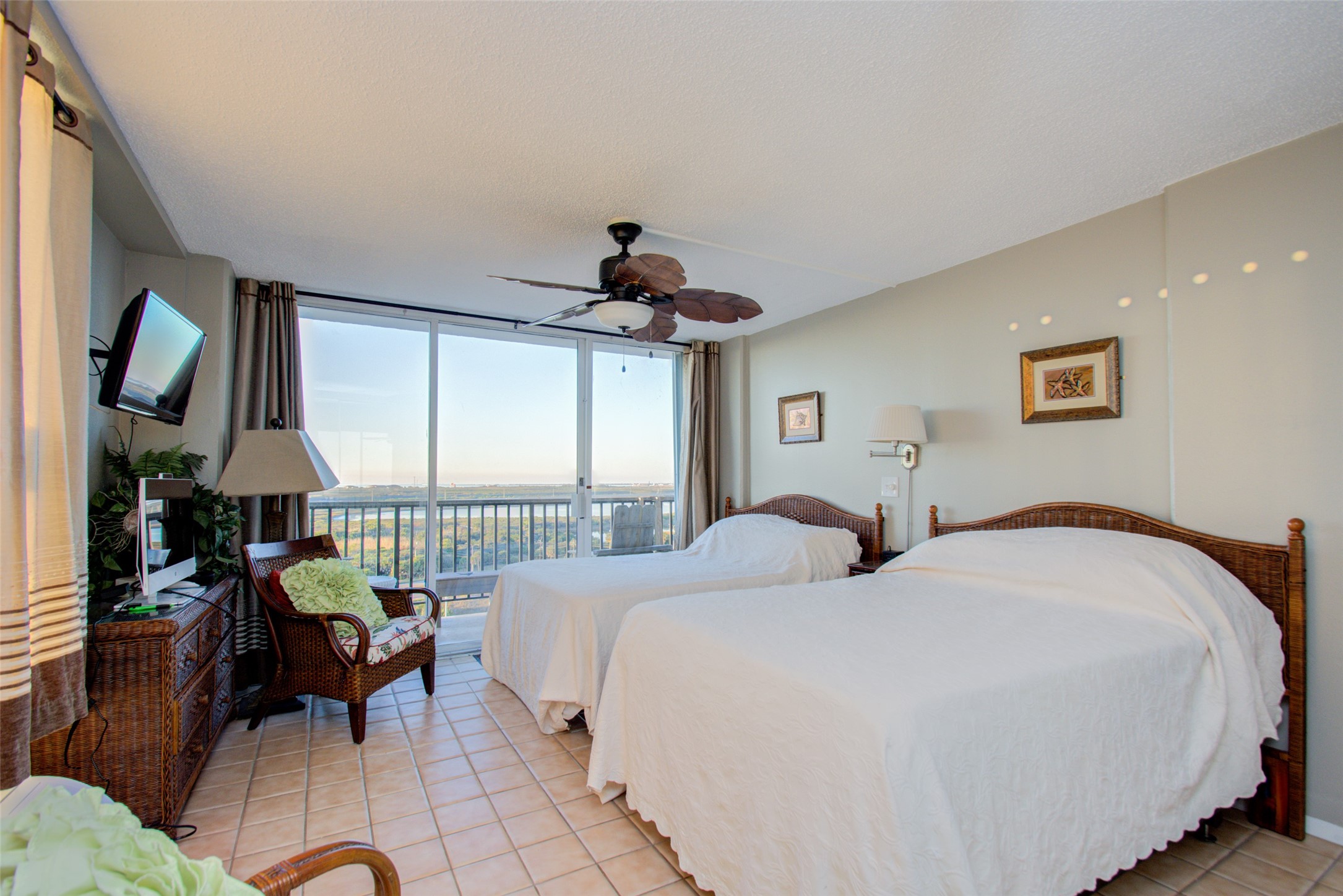 415 E Beach Drive 901 , Galveston, TX, 77550 | 63701596 | Realty Texas LLC