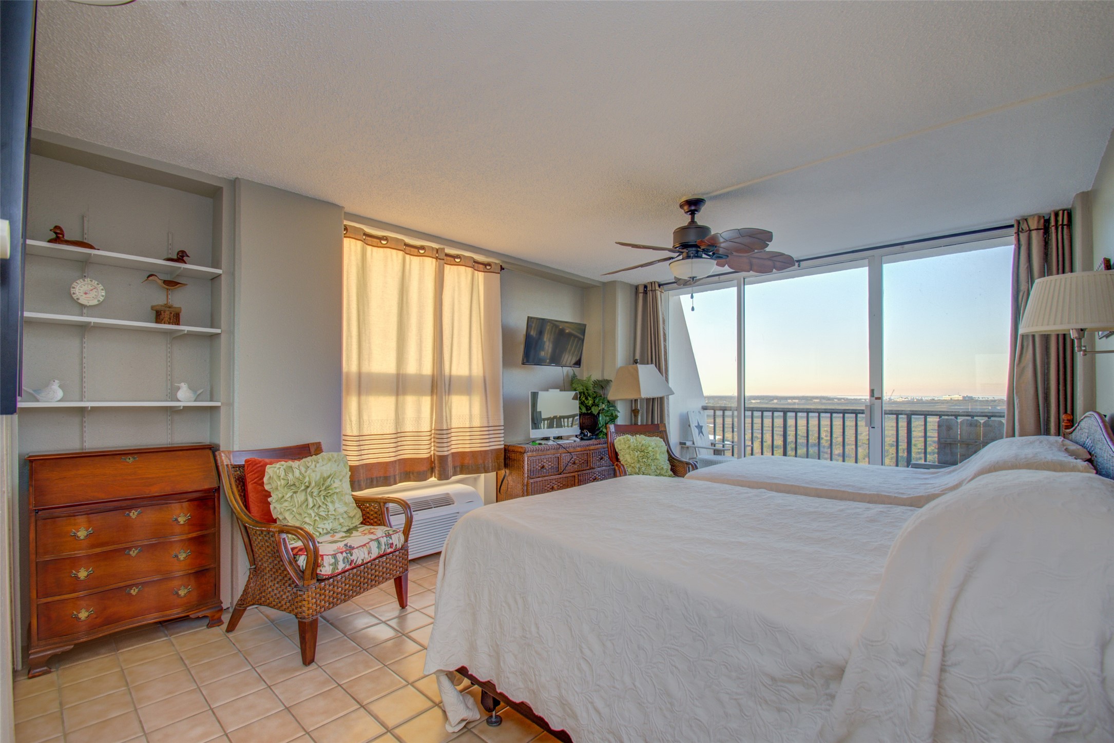 415 E Beach Drive 901 , Galveston, TX, 77550 | 63701596 | Realty Texas LLC