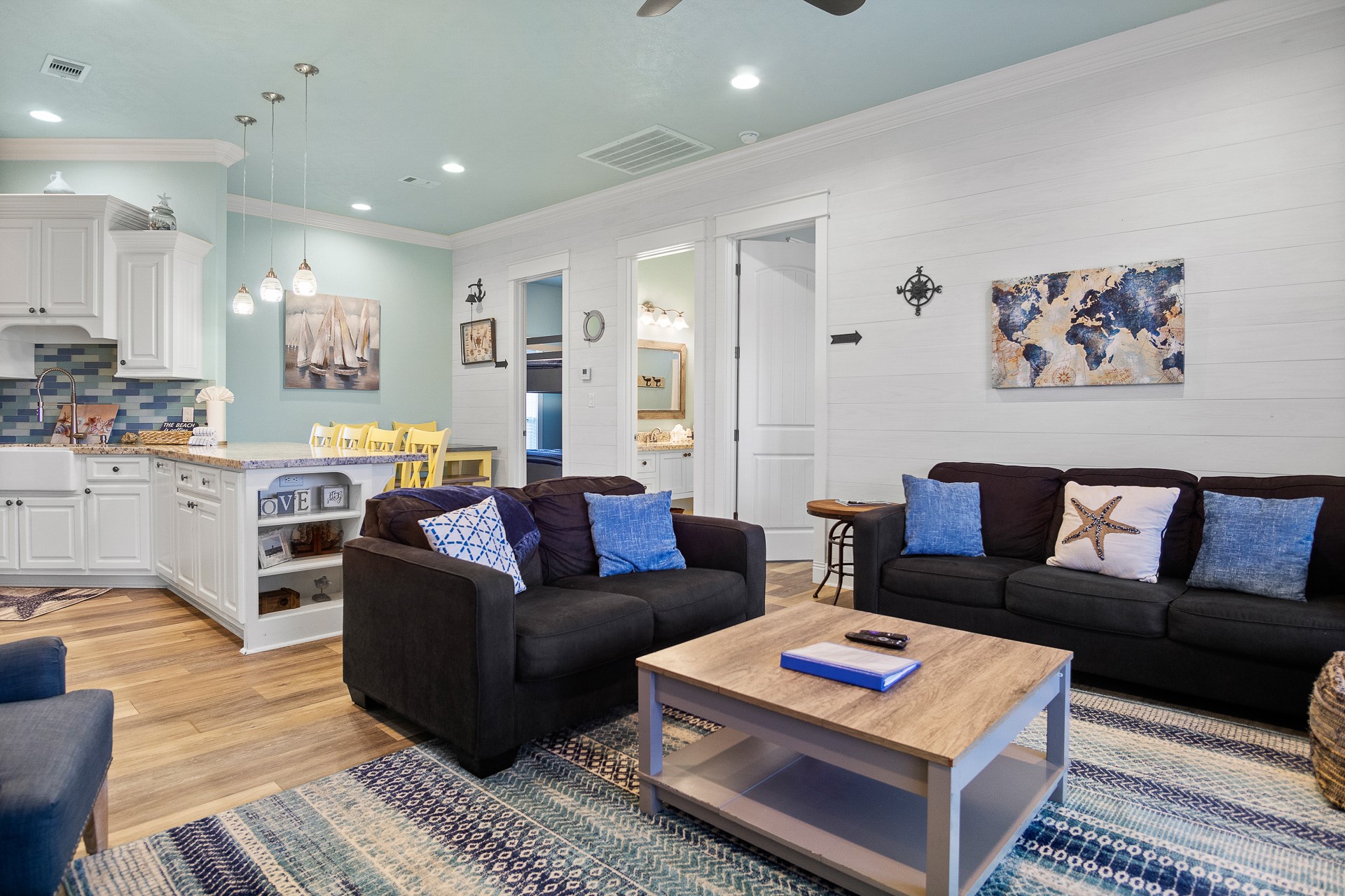 1946 Avenue G , Crystal Beach, TX, 77650 | 96082128 | Realty Texas LLC