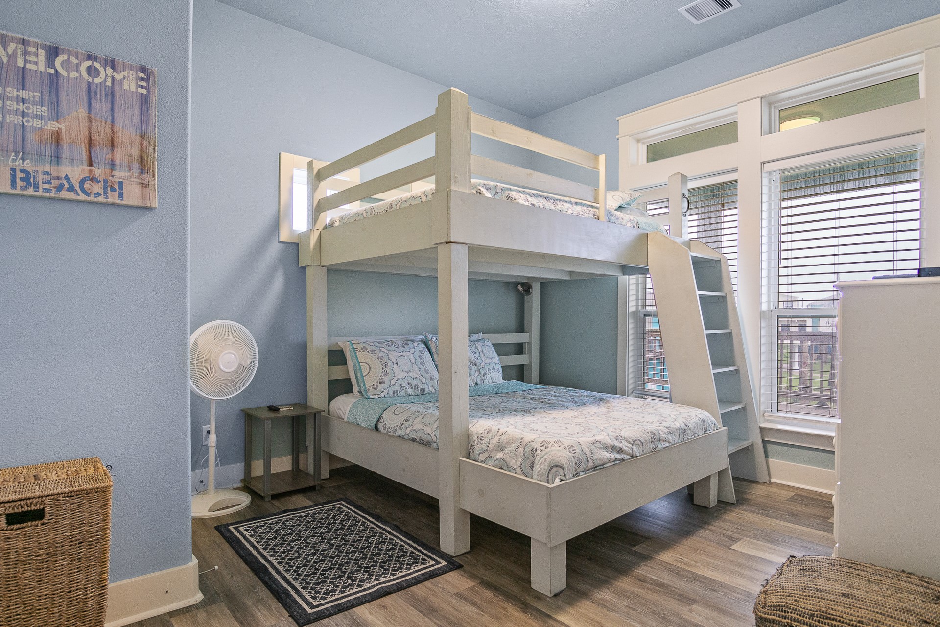 1946 Avenue G , Crystal Beach, TX, 77650 | 96082128 | Realty Texas LLC