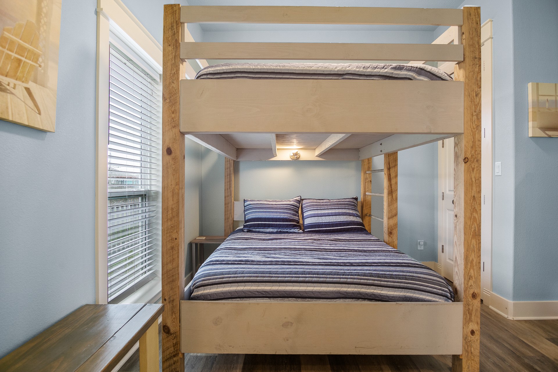 1946 Avenue G , Crystal Beach, TX, 77650 | 96082128 | Realty Texas LLC
