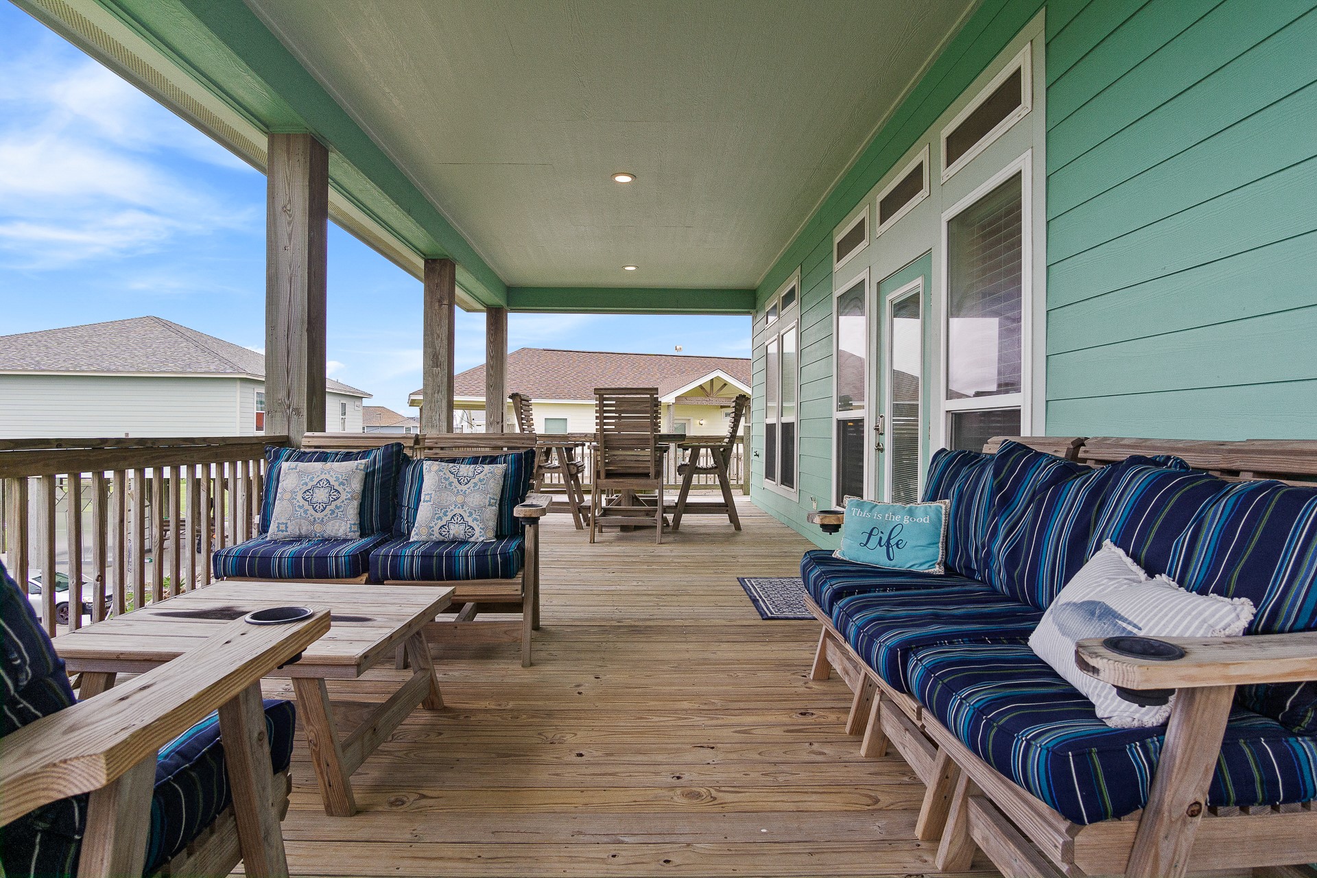1946 Avenue G , Crystal Beach, TX, 77650 | 96082128 | Realty Texas LLC
