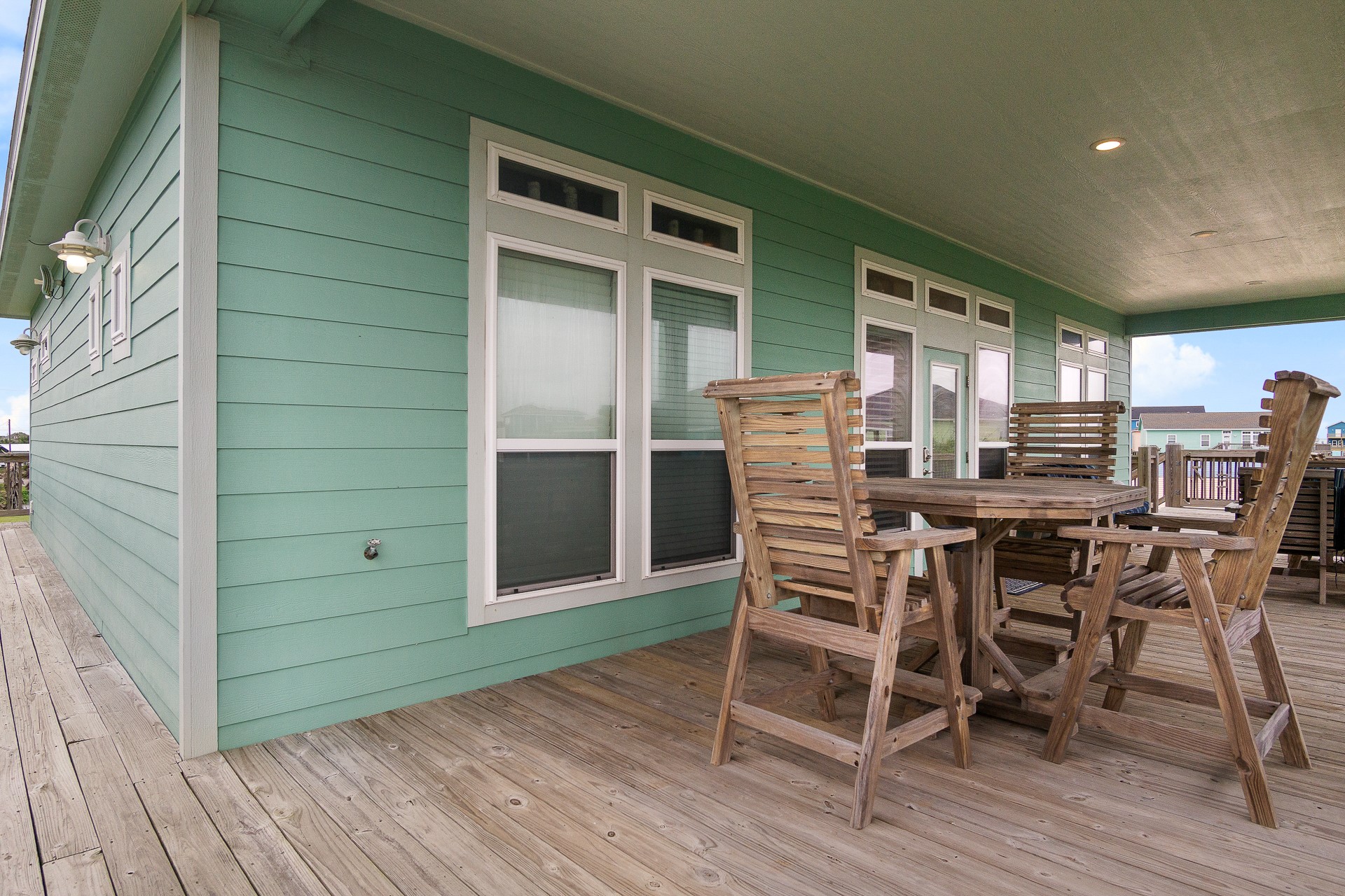 1946 Avenue G , Crystal Beach, TX, 77650 | 96082128 | Realty Texas LLC