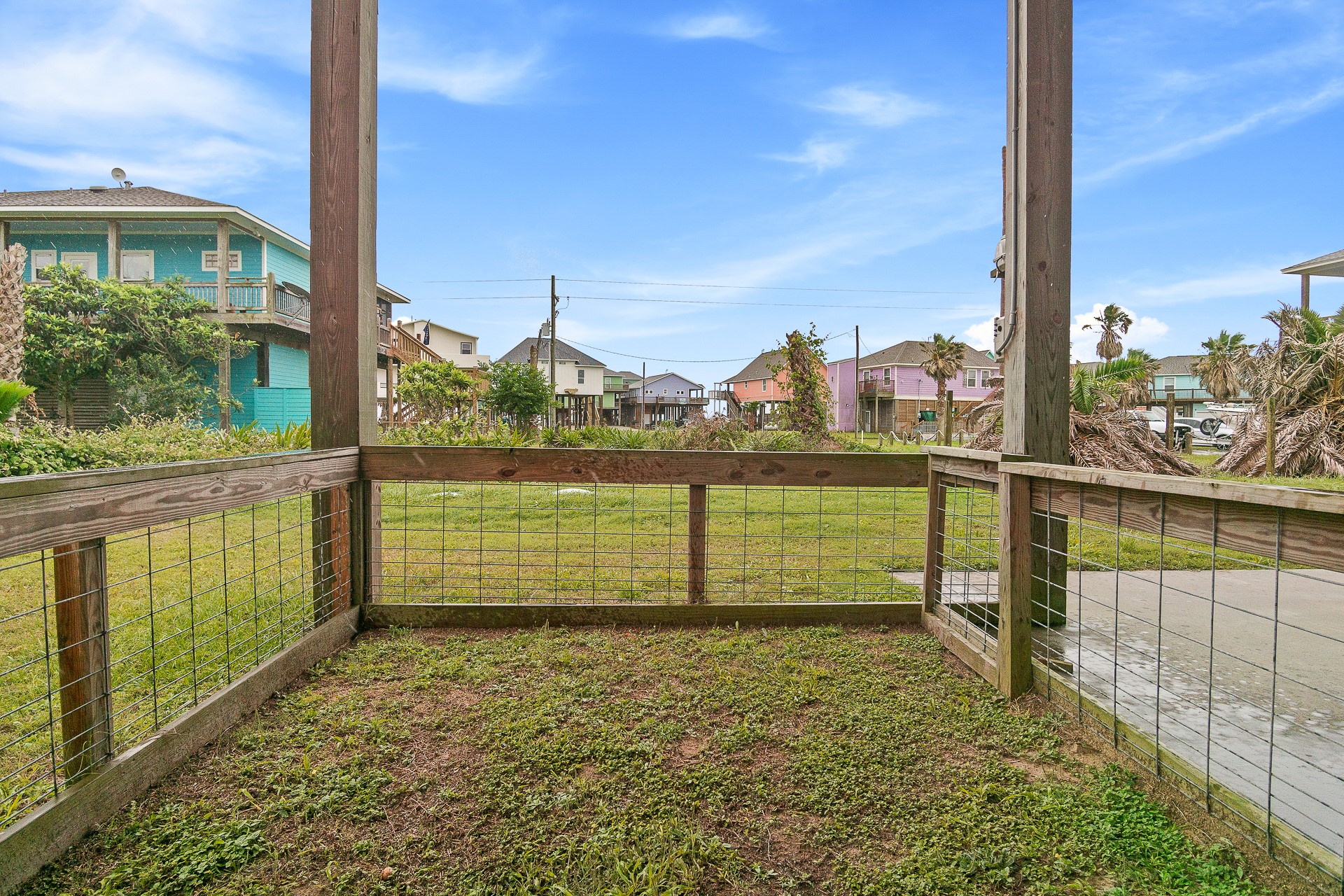 1946 Avenue G , Crystal Beach, TX, 77650 | 96082128 | Realty Texas LLC