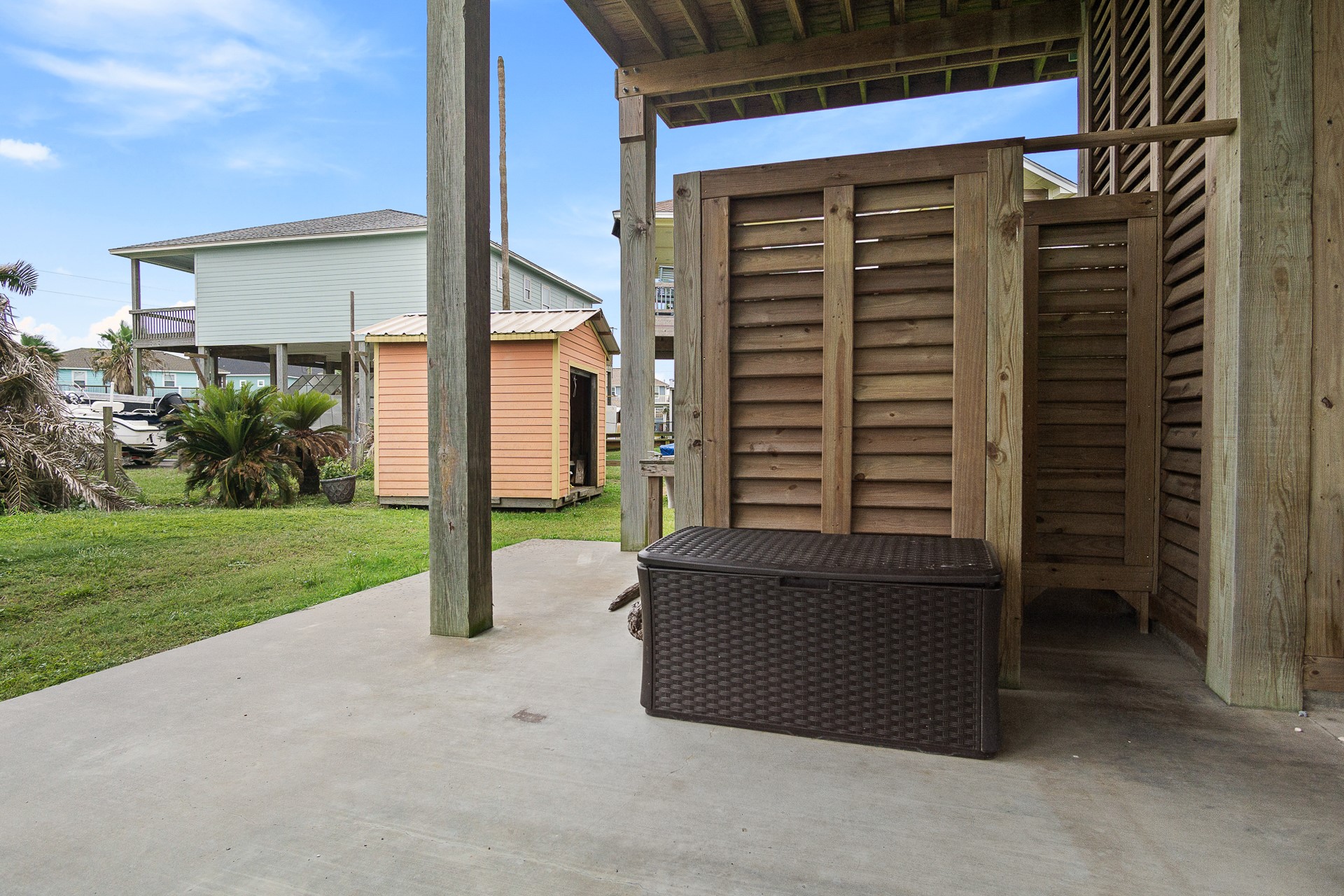 1946 Avenue G , Crystal Beach, TX, 77650 | 96082128 | Realty Texas LLC
