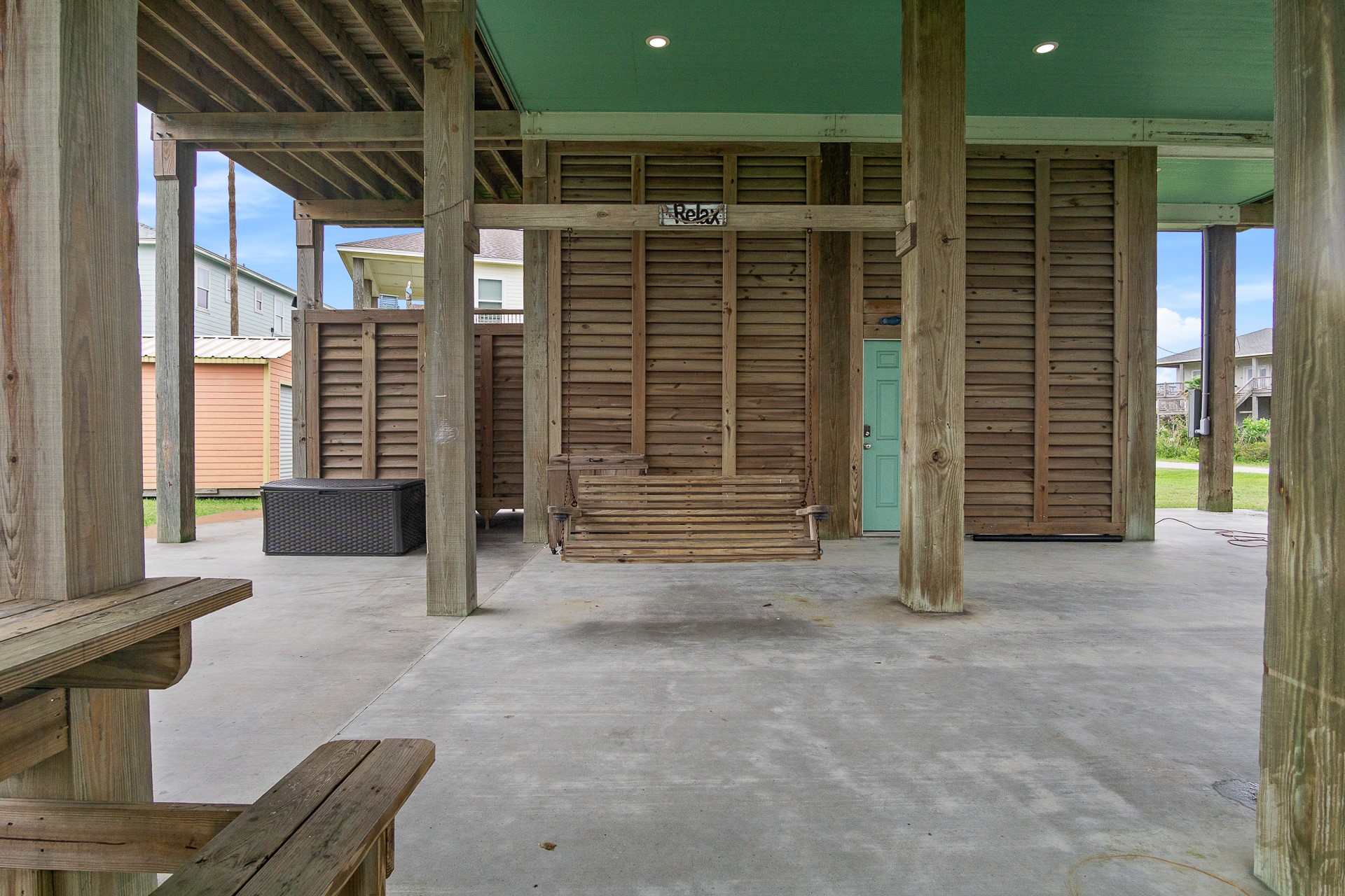 1946 Avenue G , Crystal Beach, TX, 77650 | 96082128 | Realty Texas LLC
