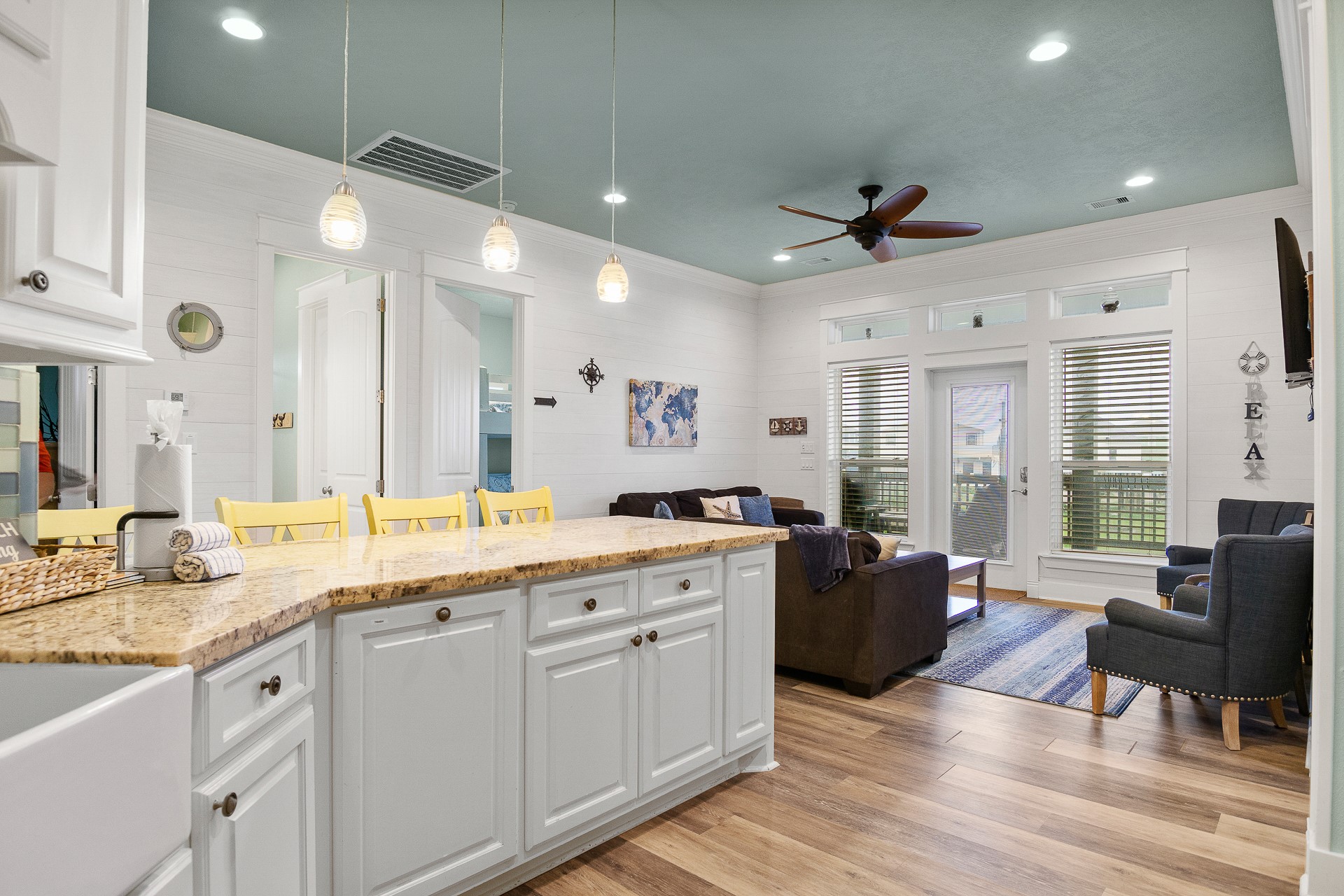 1946 Avenue G , Crystal Beach, TX, 77650 | 96082128 | Realty Texas LLC