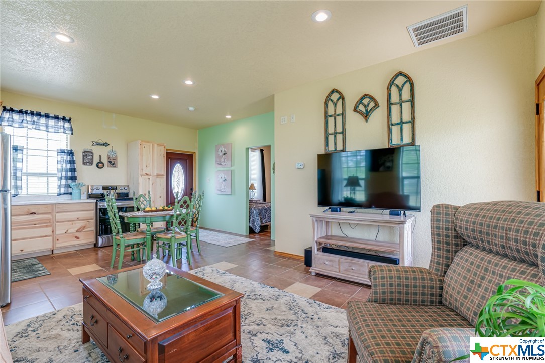1354 Red Barn Road , Poteet, TX, 78065 | 505343 | Realty Texas LLC