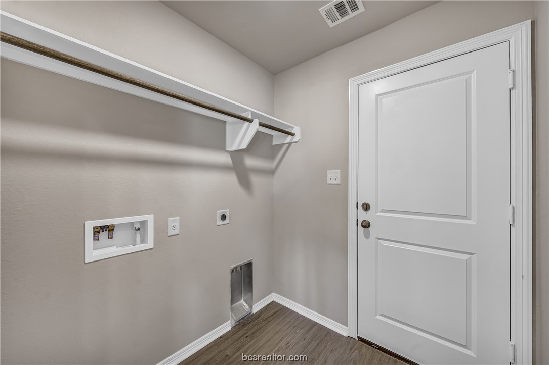 1104 Night Dew Avenue , Navasota, TX, 77868 | 23006193 | Realty Texas LLC