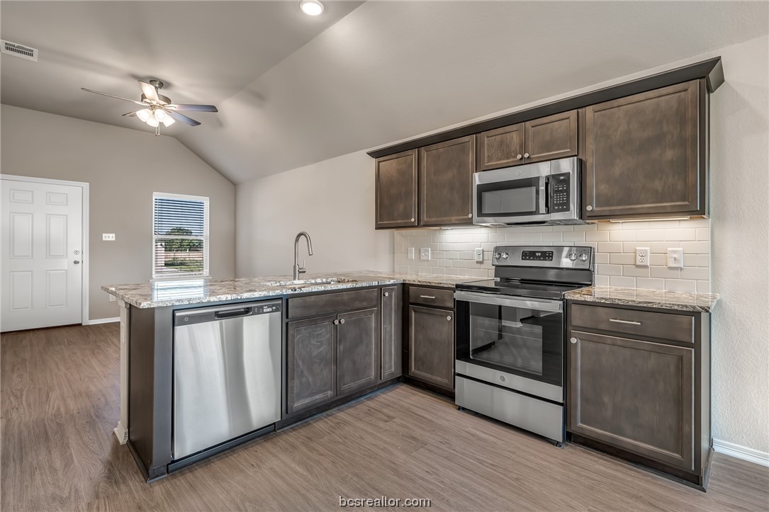 1104 Night Dew Avenue , Navasota, TX, 77868 | 23006193 | Realty Texas LLC