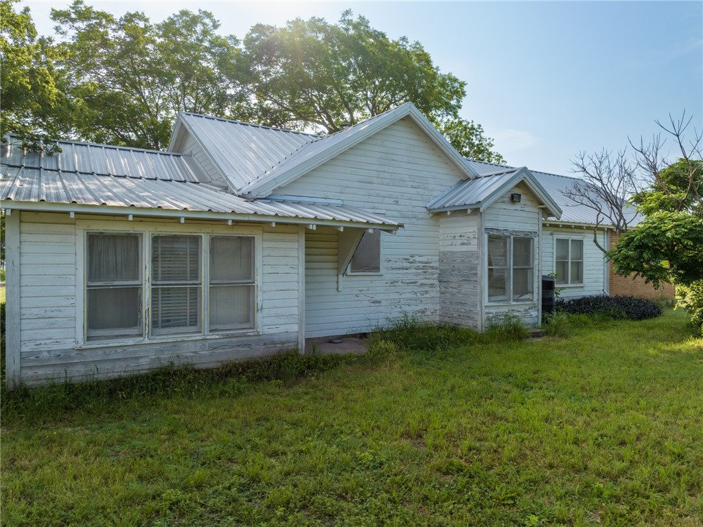 16401 Cedar Rock Parkway , Crawford, TX, 76638 | 215746 | Realty Texas LLC