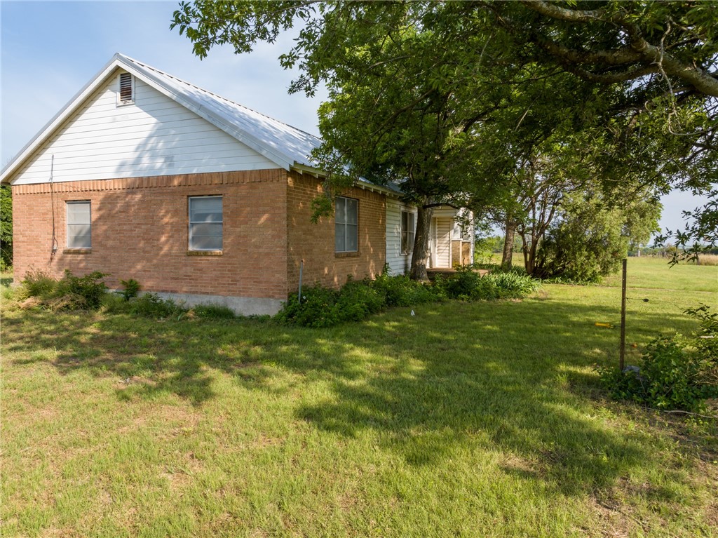 16401 Cedar Rock Parkway , Crawford, TX, 76638 | 215746 | Realty Texas LLC