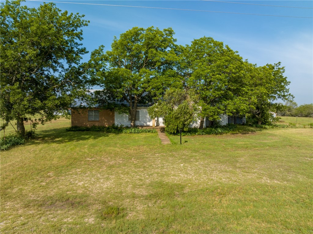 16401 Cedar Rock Parkway , Crawford, TX, 76638 | 215746 | Realty Texas LLC