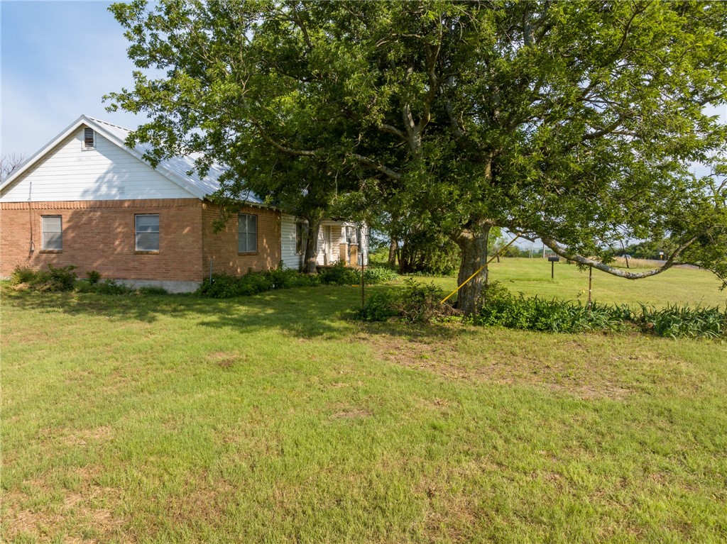 16401 Cedar Rock Parkway , Crawford, TX, 76638 | 215746 | Realty Texas LLC