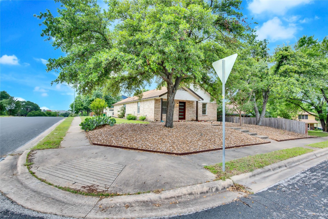 1611 E 10th Street , Austin, TX, 78702 | 3994322 | Realty Texas LLC