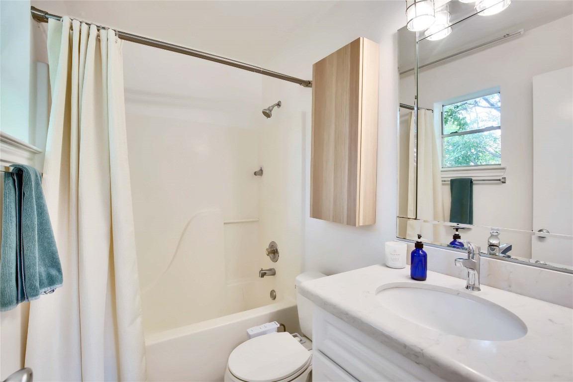 1611 E 10th Street , Austin, TX, 78702 | 3994322 | Realty Texas LLC