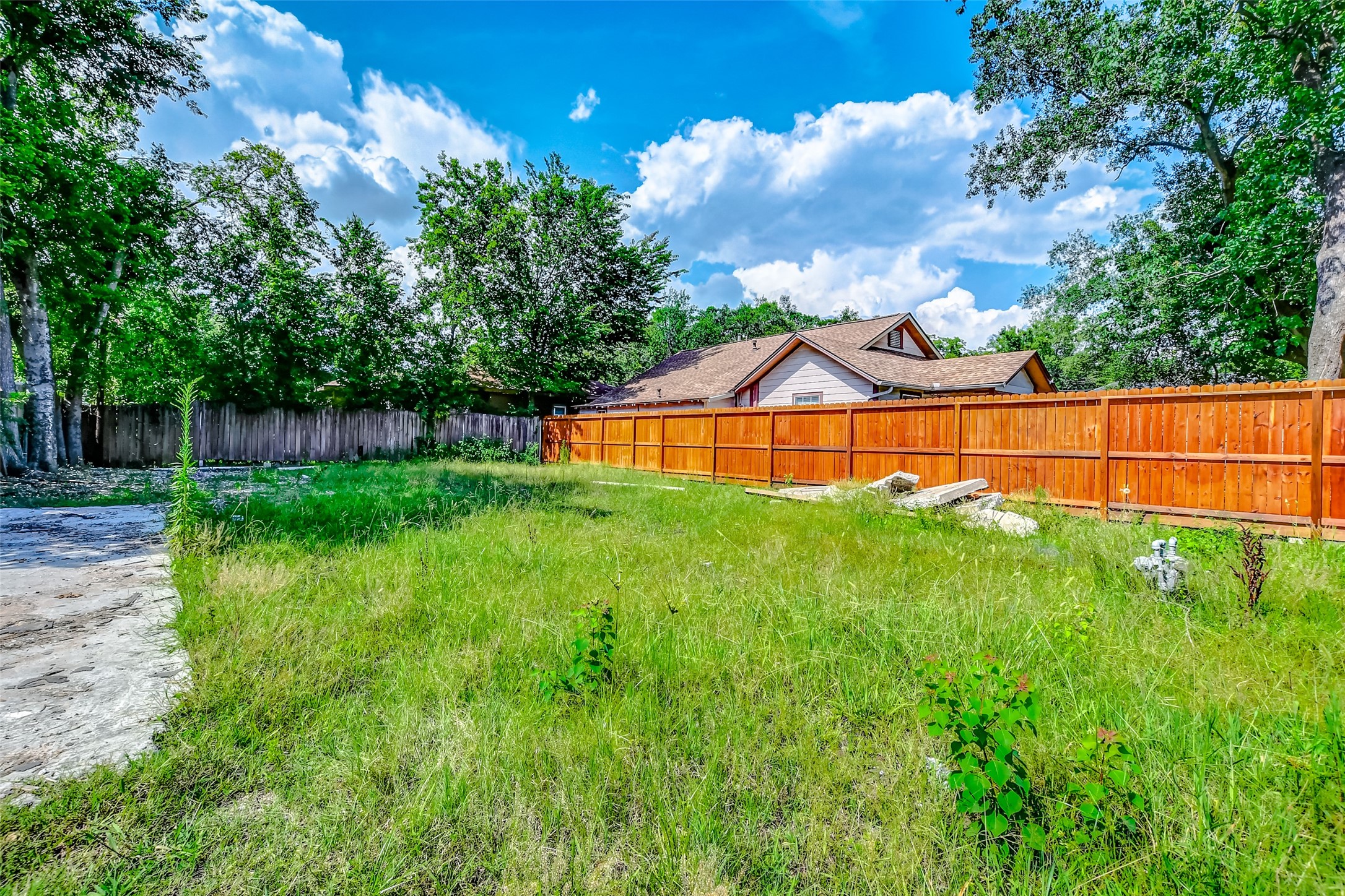 613 Melbourne Street , Houston, TX, 77022 | 69992148 | Realty Texas LLC