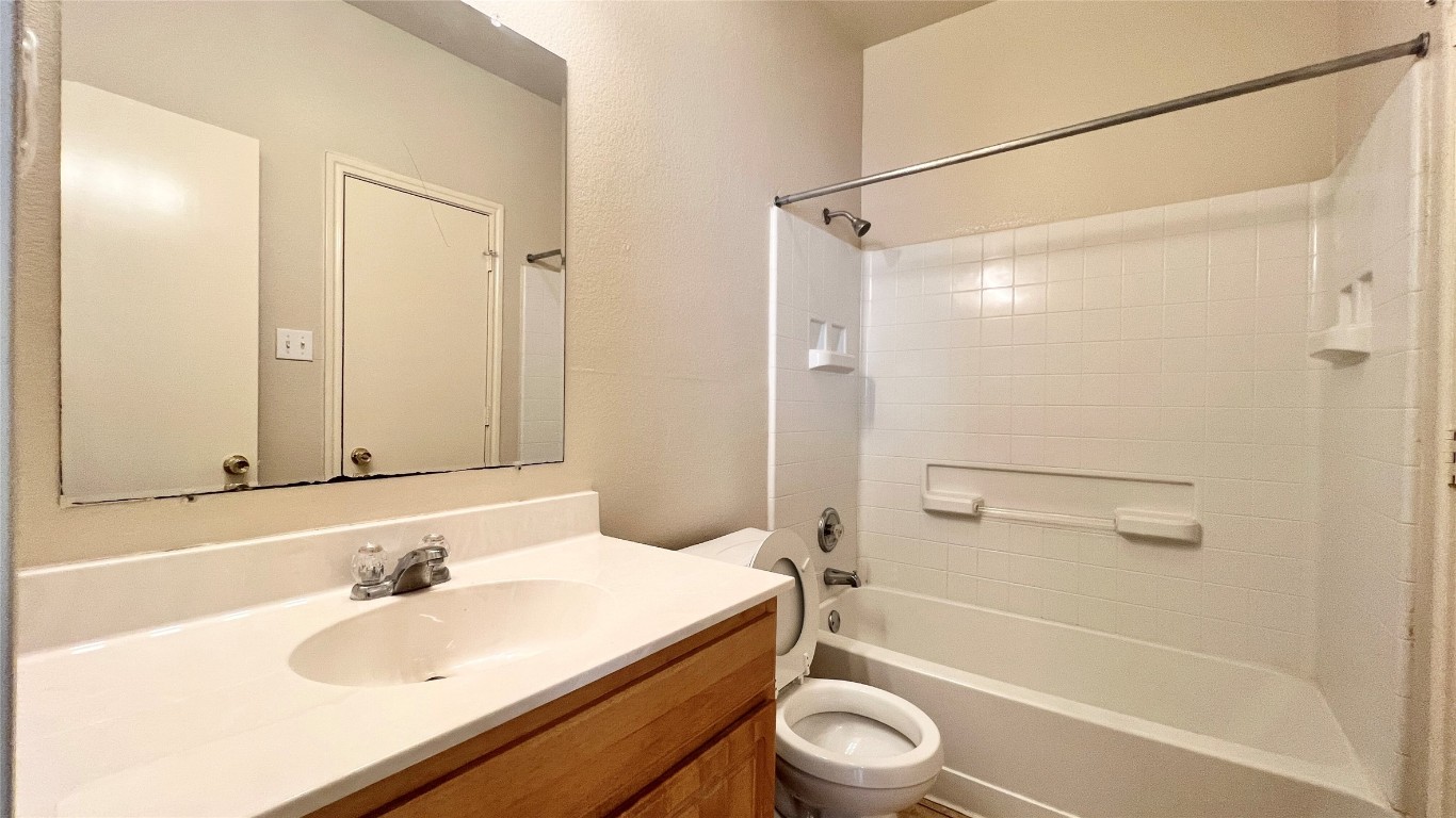 1127 Map Street B , Austin, TX, 78721 | 3440208 | Realty Texas LLC