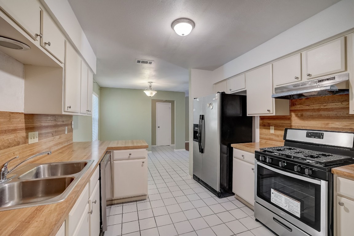 2102 Lear Lane , Austin, TX, 78745 | 7371863 | Realty Texas LLC