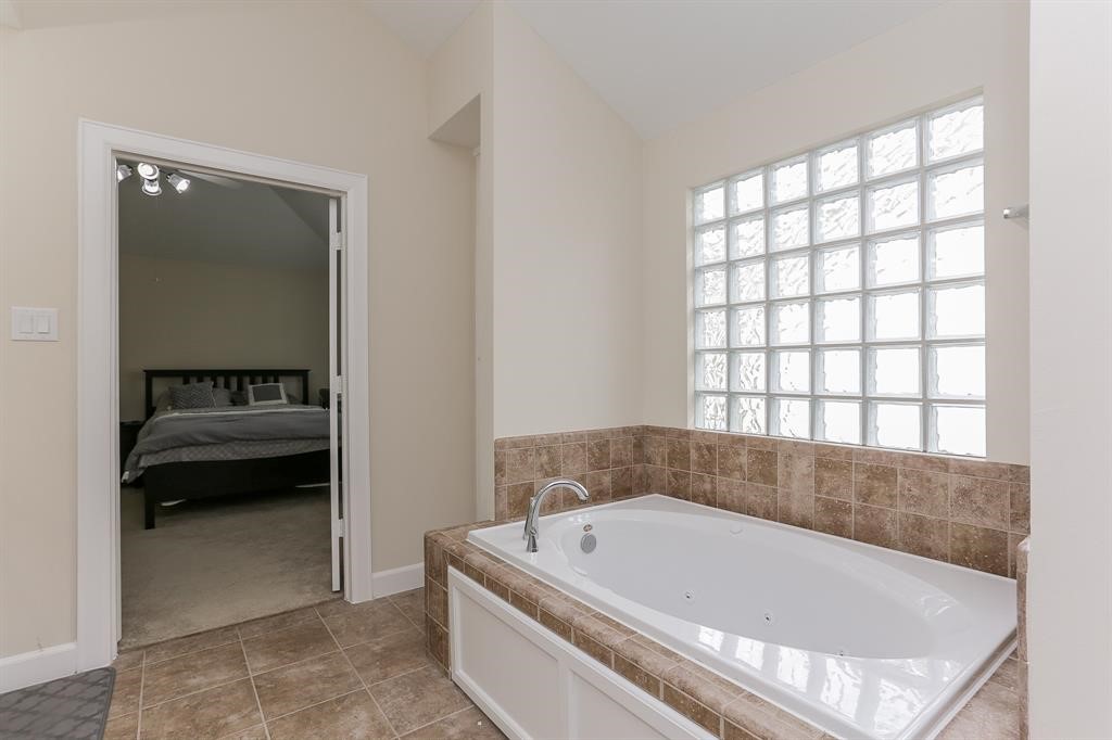 3720 Main Poplar Drive 