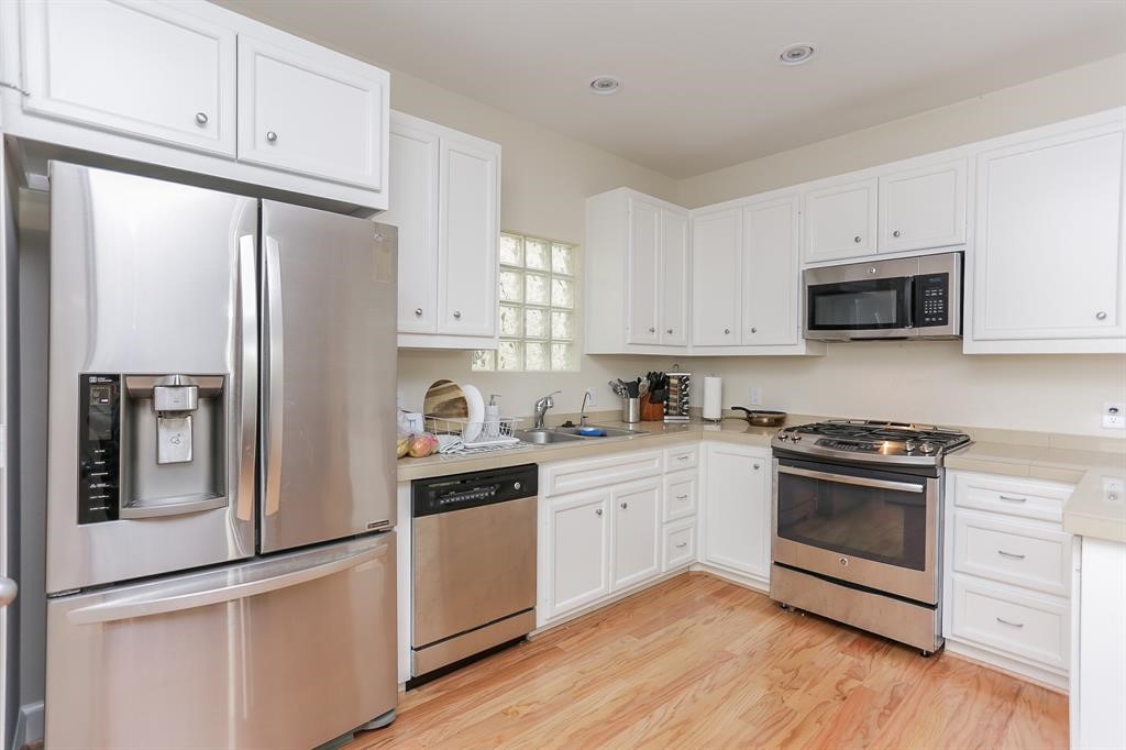 3720 Main Poplar Drive 