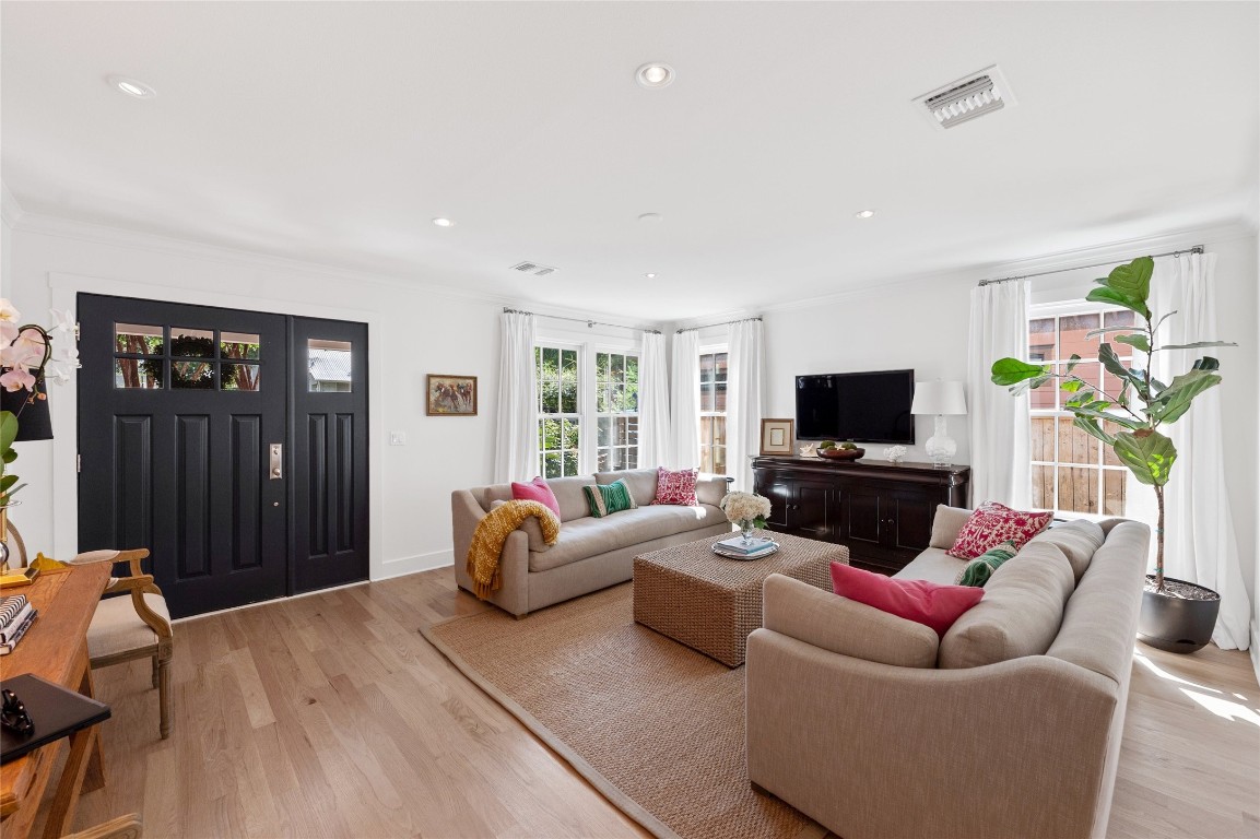 1805 W 29th Street , Austin, TX, 78703 | 4331732 | Realty Texas LLC